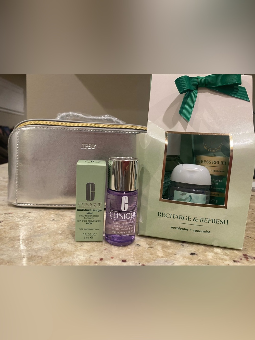 BBW & Clinique Travel Set. 5 products w/ case